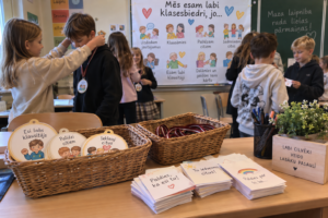 Būt labam draugam. Medaļas, plakāts, zīmītes. Klasvadība.